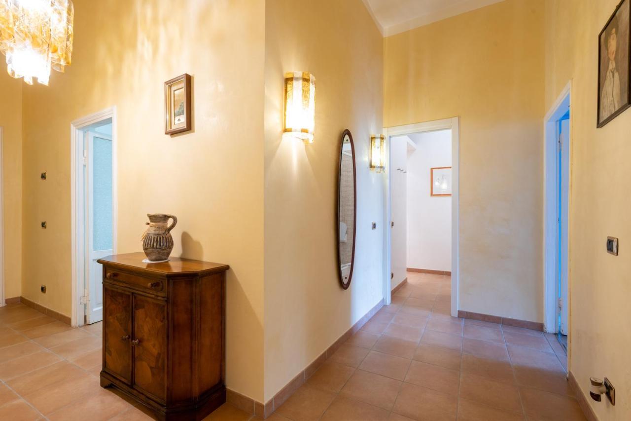 Ampio Con Vinili In Centro Storico Apartamento